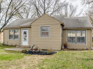 4401 SW 21st St, Topeka, KS 66604