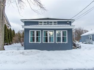 107 Boultons Beach Rd, Sackets Harbor, NY 13685