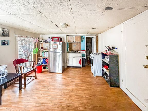 2nd image of 14 Clarke St