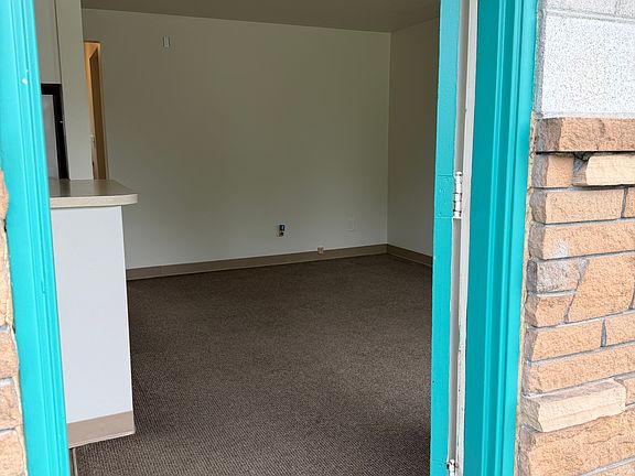 2nd image of 100 Logan Ave S APT B