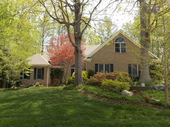 6516 Brookstone Dr, Whitsett, NC 27377