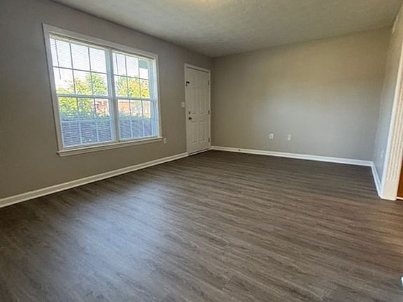 3rd image of 101 Braxton Ct APT A