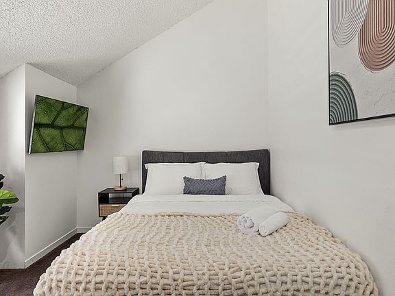 2nd image of 1823 Pelham Ave APT 7