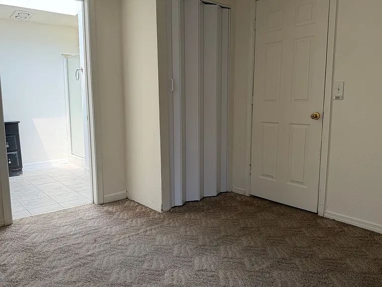 2032 NE Oswego Ave — Photo 6
