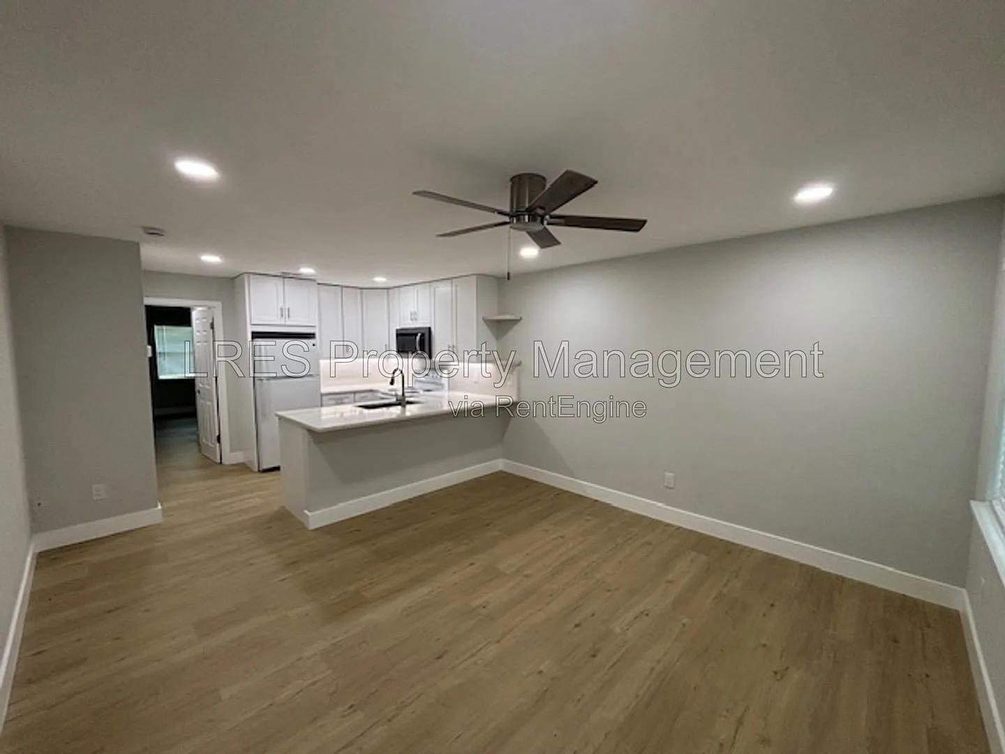 1031 Columbia Ave — Photo 2