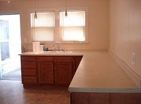 4th image of 8 Dayton St