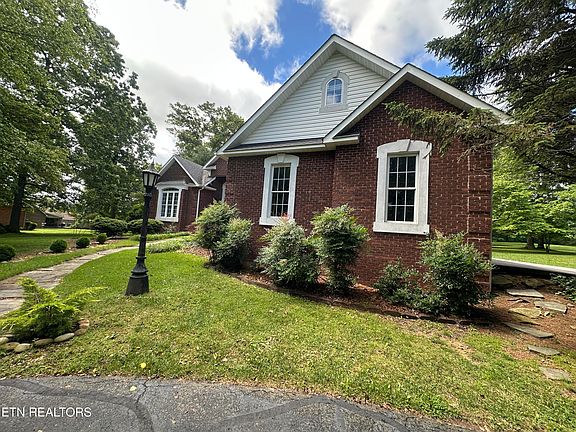 2nd image of 309 Deer Creek Dr