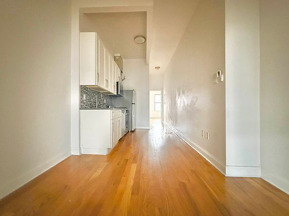5th image of 235 Jefferson St #3M