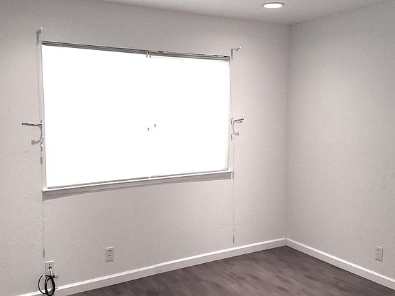 4th image of 4658 Persimmon Pl