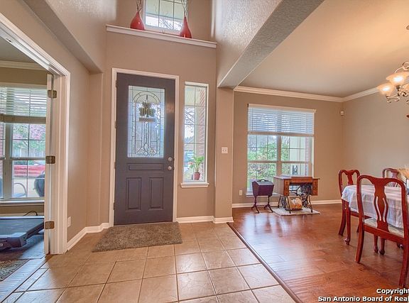 4th image of 536 Woodland Oaks Dr