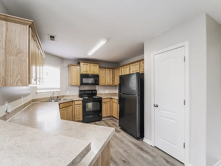 6913 Seney Dr — Photo 7