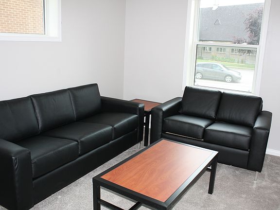 5th image of 1098 Main St W #4