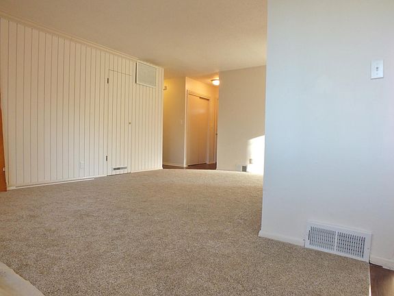 2nd image of 1749 Gaylord Dr