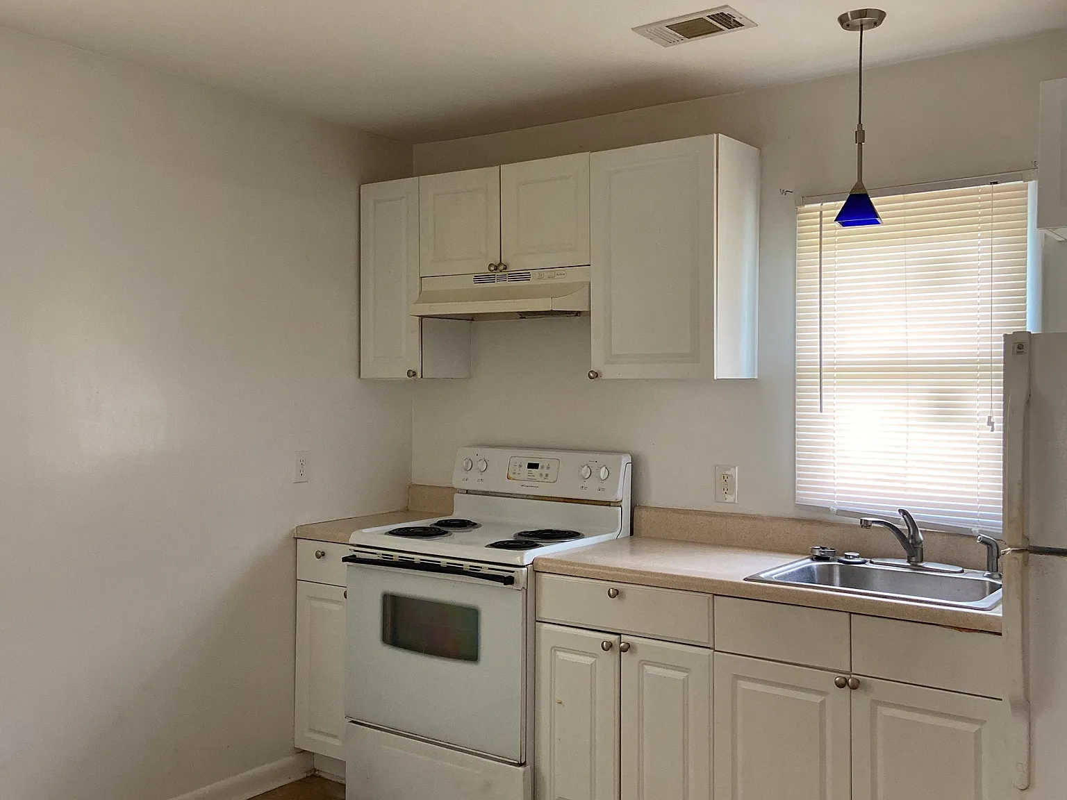 2 bed, 850 sqft, $1,350 — Photo 2