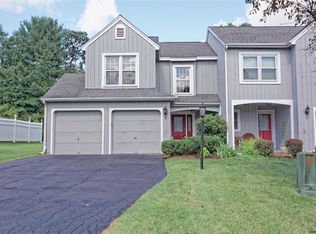 7 Greystone Dr, Voorheesville, NY 12186