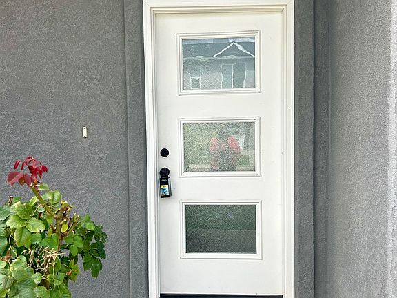 3rd image of 405 Roberts Rd