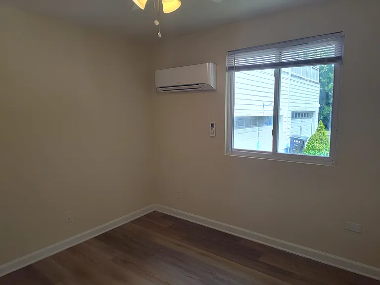 1017 Wade Ave #C — Photo 8