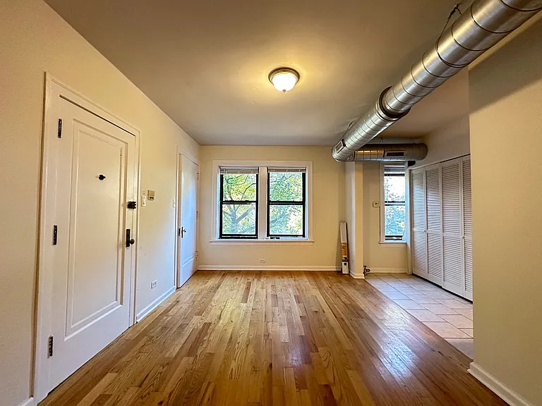 1253 W Henderson St #3 — Photo 11