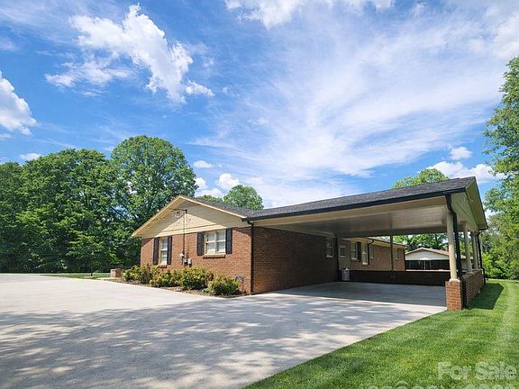 2nd image of 216 Delview Dr