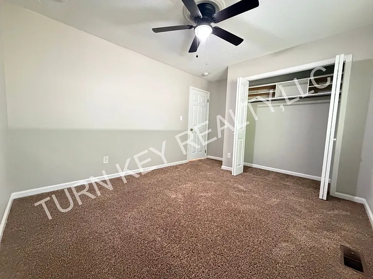 2221 Diane Dr — Photo 10