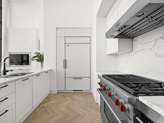 5th image of 11-12 44th Dr Unit Penthouse 4