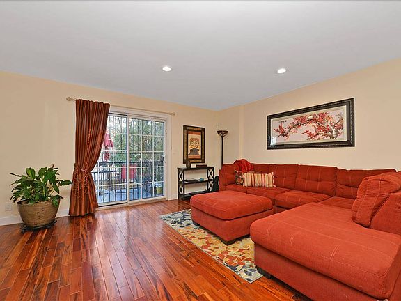4th image of 1059 E 81st St