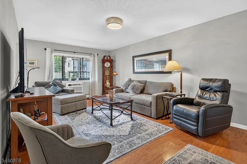 2 bed, 2.0 bath, $2,900 — Photo 3