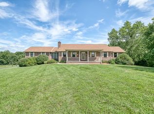 120 Paso Fino Trl, Jamestown, TN 38556