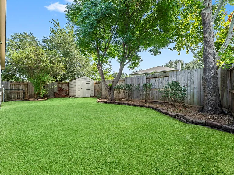 21127 Gladys Yoakum Dr — Photo 29