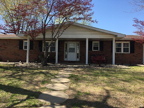3rd image of 111 Hampton Dr