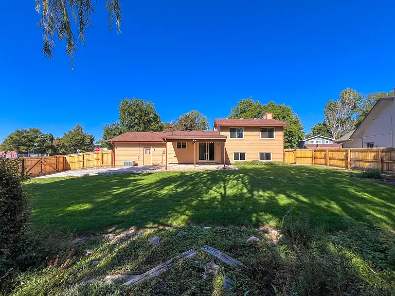 3254 Fernwood Ln — Photo 4