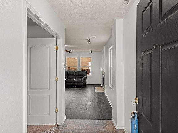 3rd image of 2415 Angel Dr NW