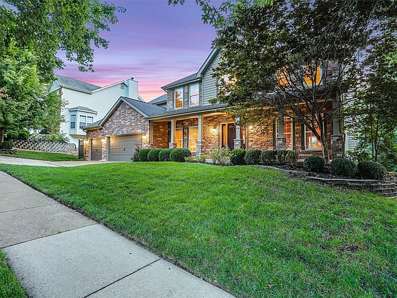 3rd image of 2273 Crimson View Dr