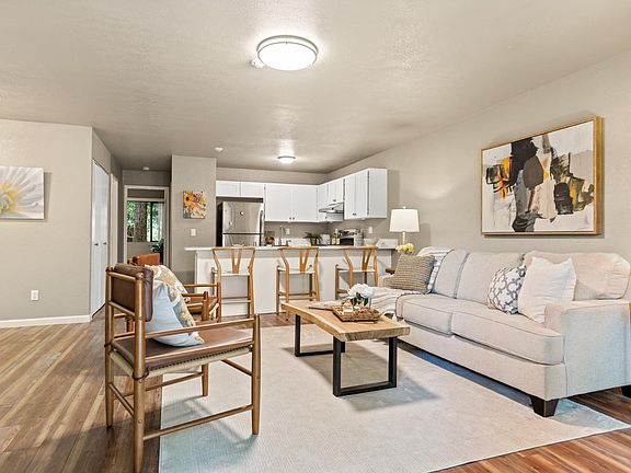 5th image of 40 Arbor Court