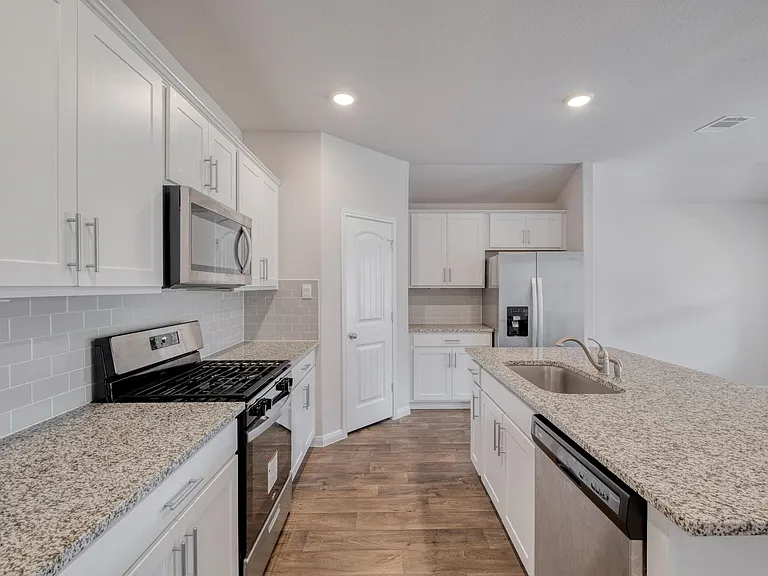 109 Bethpage Dr — Photo 12