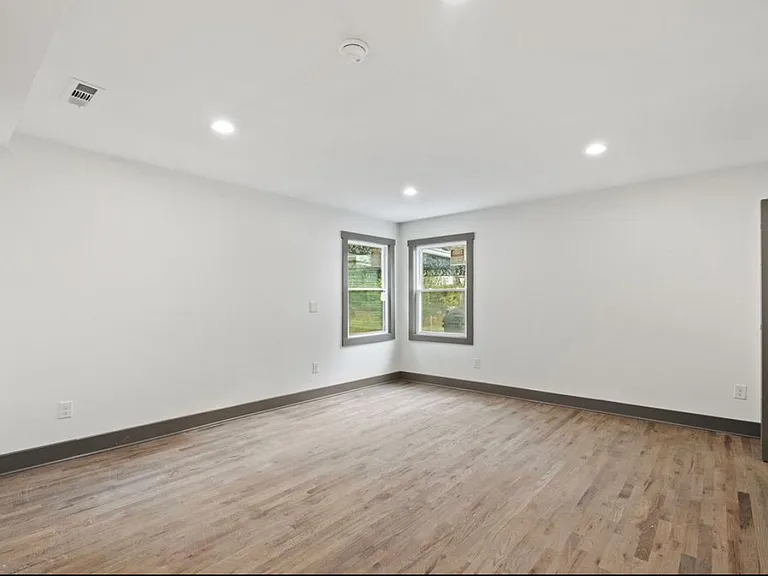2713 Vance Ave — Photo 10