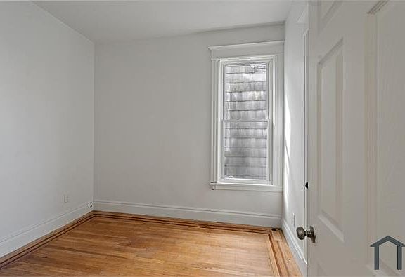 2nd image of 379 Orange St #1
