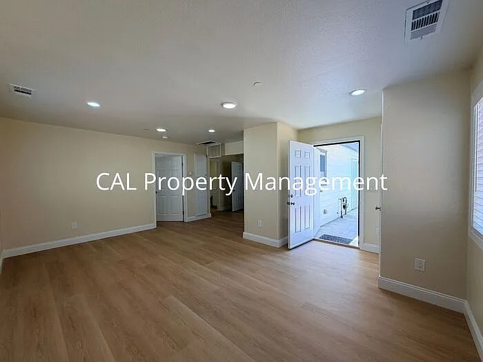 1 bed, 1.0 bath, $2,795 — Photo 4