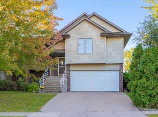 641 W Side Dr, Iowa City, IA 52246