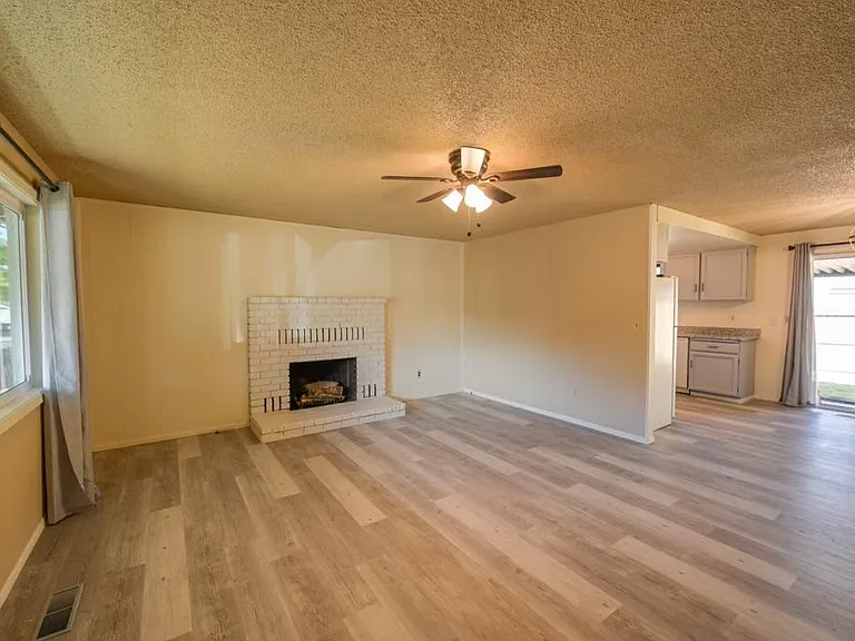 1440 Papago Dr — Photo 5