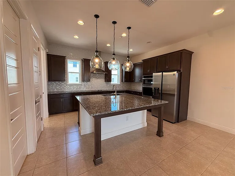 13641 Larkton Ln — Photo 11