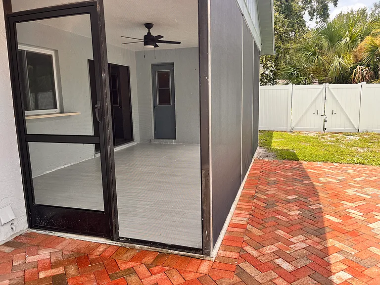 2420 Briar Oak Cir — Photo 10