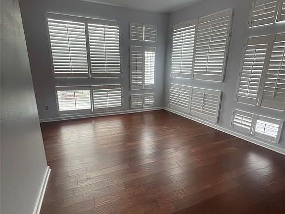 3rd image of 2931 E 12th St Unit 200