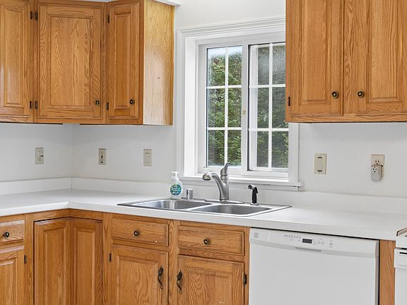 3rd image of 29 Riverside Ridge