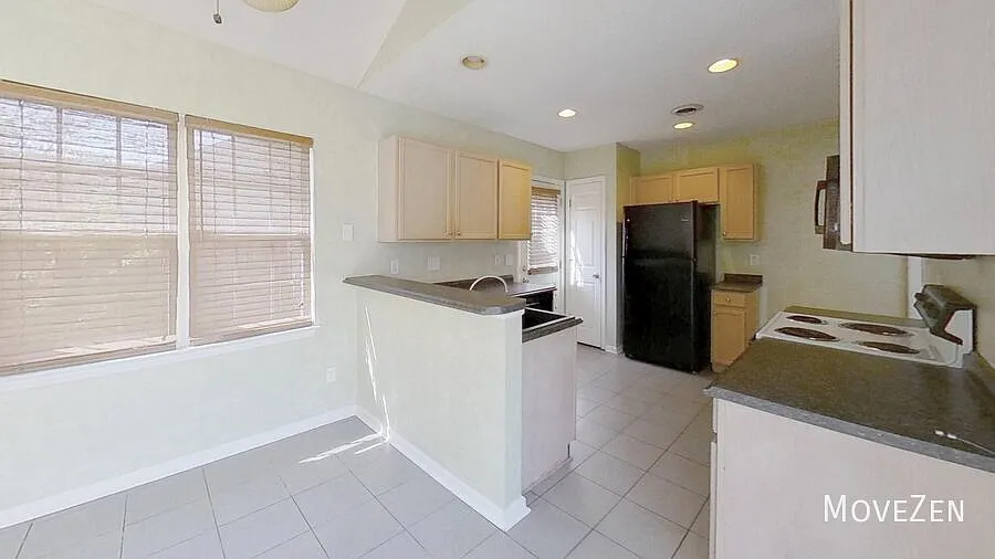 2406 Sapling Cir, Wilmington, NC 28411 MeadowBrook Rental House with Fenced Yard — Photo 4