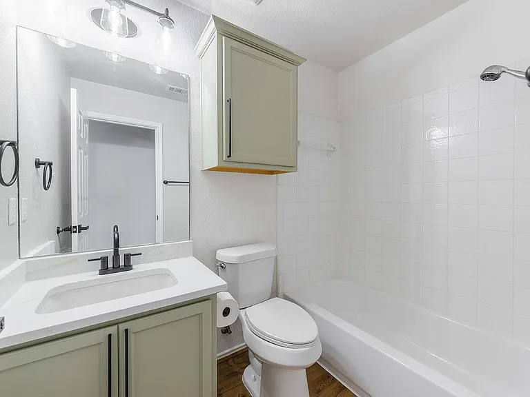 1733 Thompson Trl — Photo 21