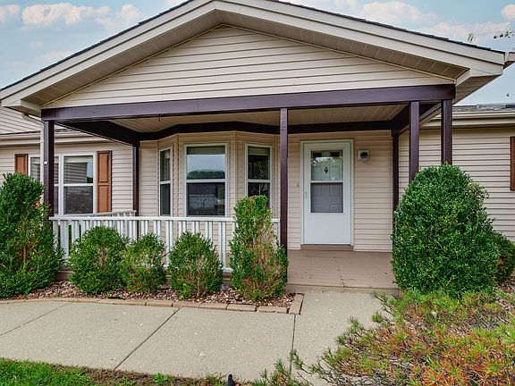 2nd image of 1832 Paddock Ct