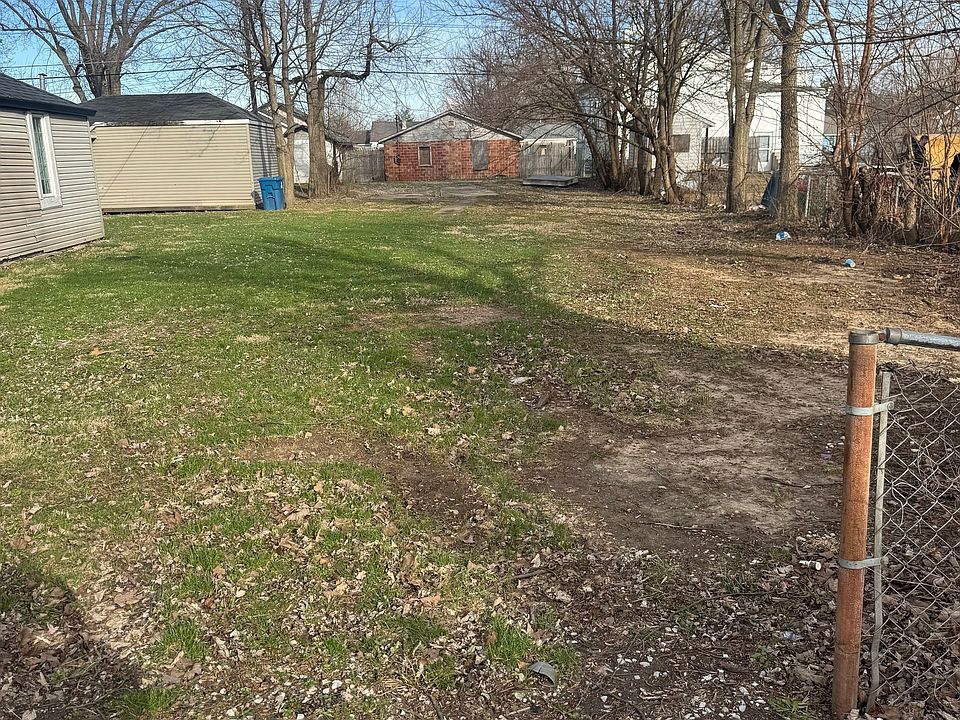 1st image of 2821 Collier St