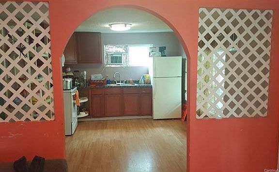 4th image of 966 1/2 Carolina Ave #43