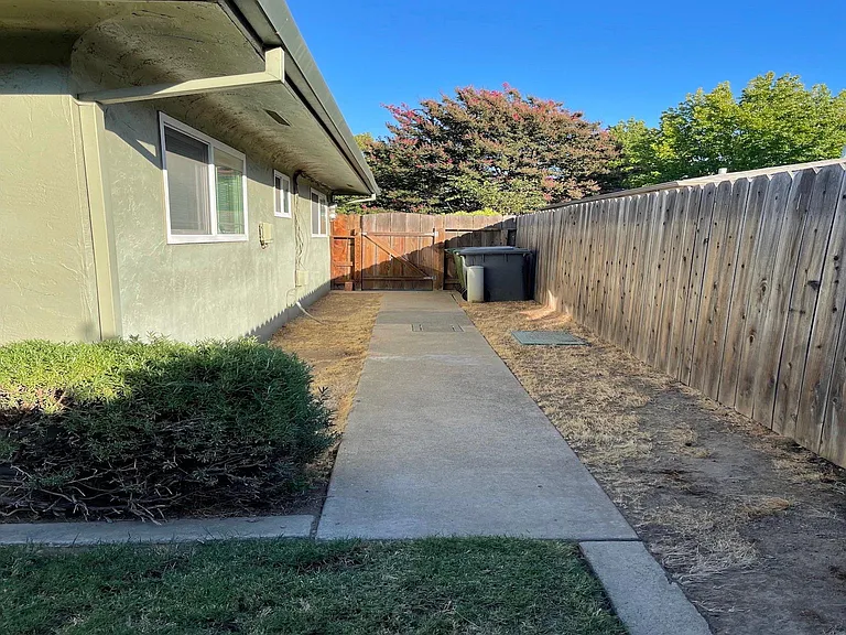 511 Rutledge Dr #511 — Photo 13